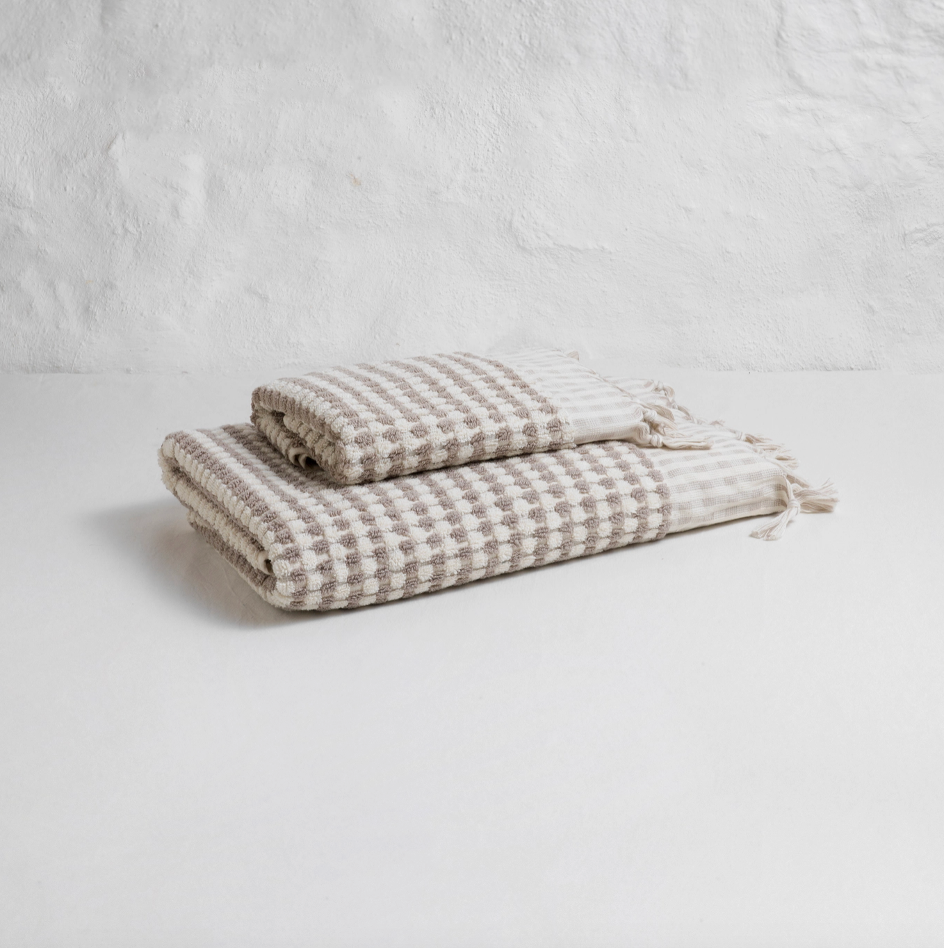 Taupe Dotted Terry Bath Towel - Set of Two