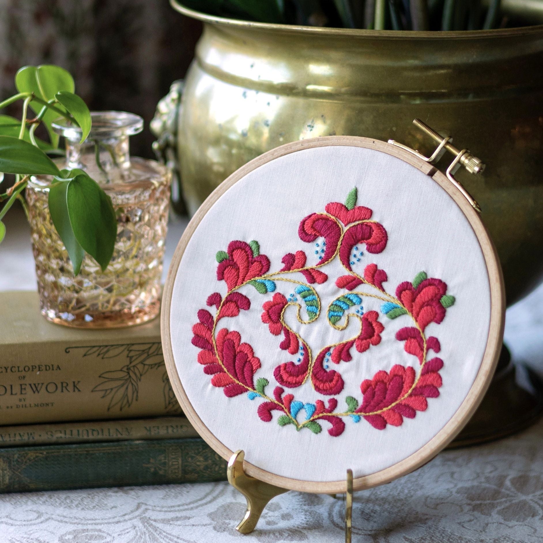 Trondheim Bloom Embroidery Hoop Kit-zoom-1