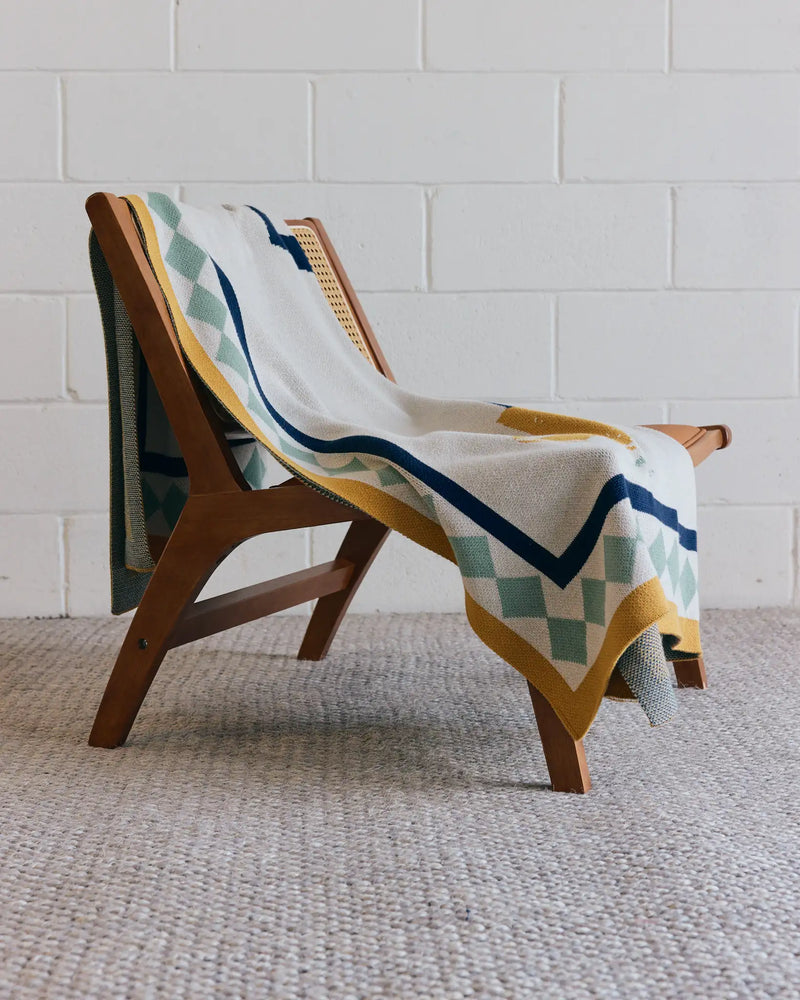 Un Beau Poisson Throw Blanket-zoom-