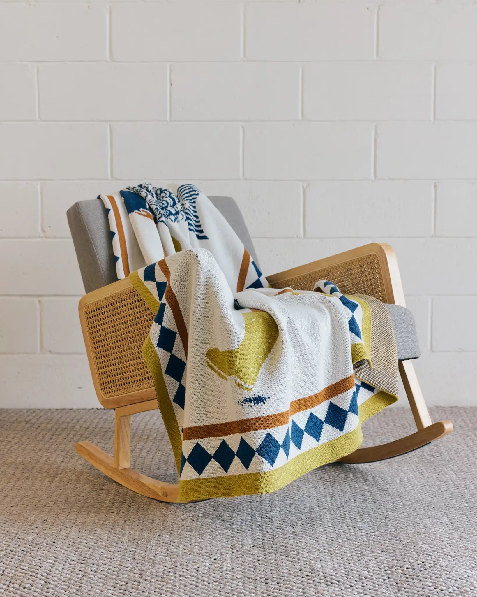 Un Beau Poisson Throw Blanket-zoom-8