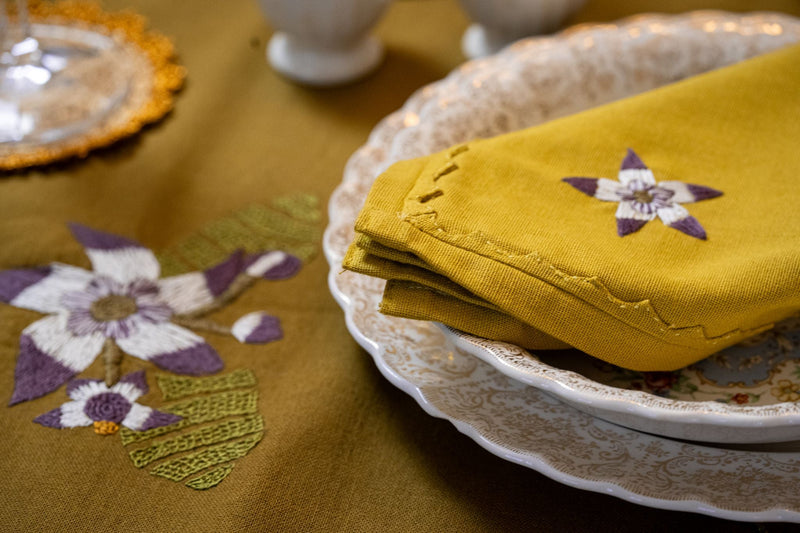 Floral Flutter Embroidered Table Linen Set-zoom-