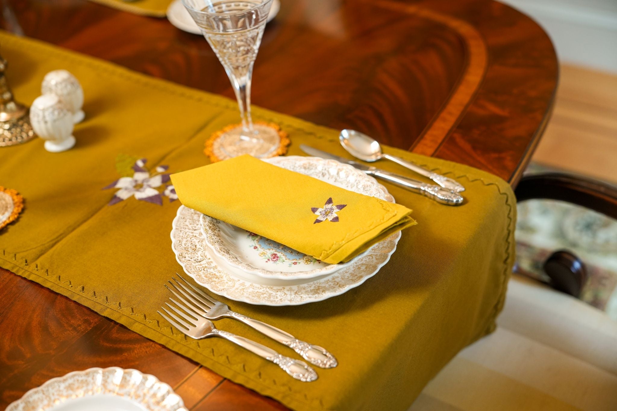 Floral Flutter Embroidered Table Linen Set