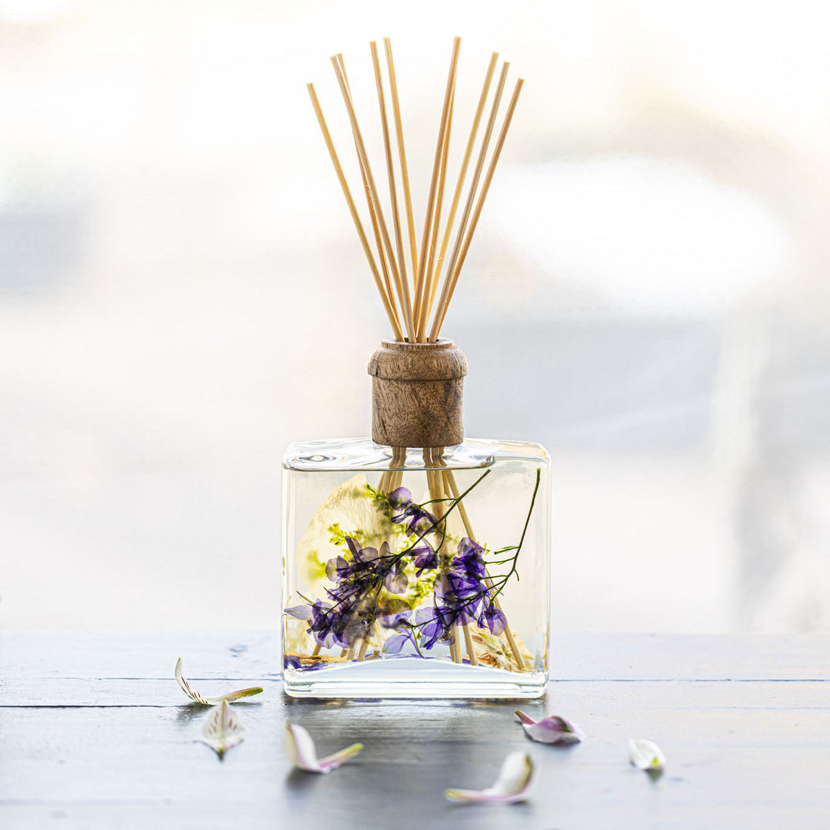 Signature Botanical Reed Diffuser | Vanilla Rain-1