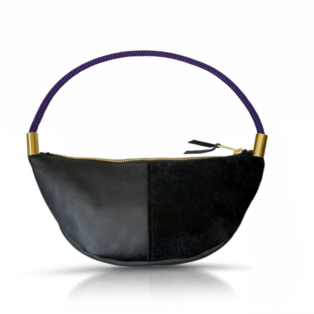 Sling Bag in Black Leather-18
