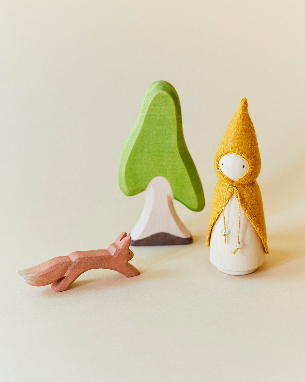 Yellow Wooden Gnome-zoom-10
