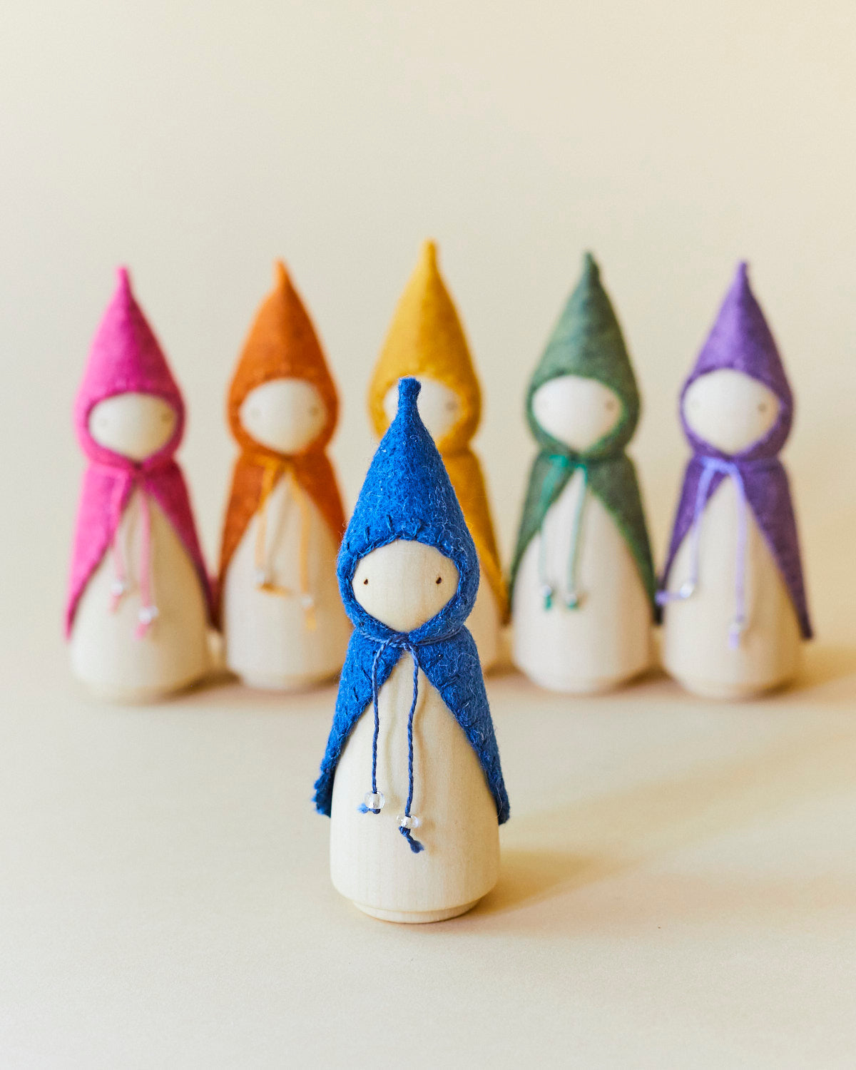 Blue Wooden Gnome-zoom-11