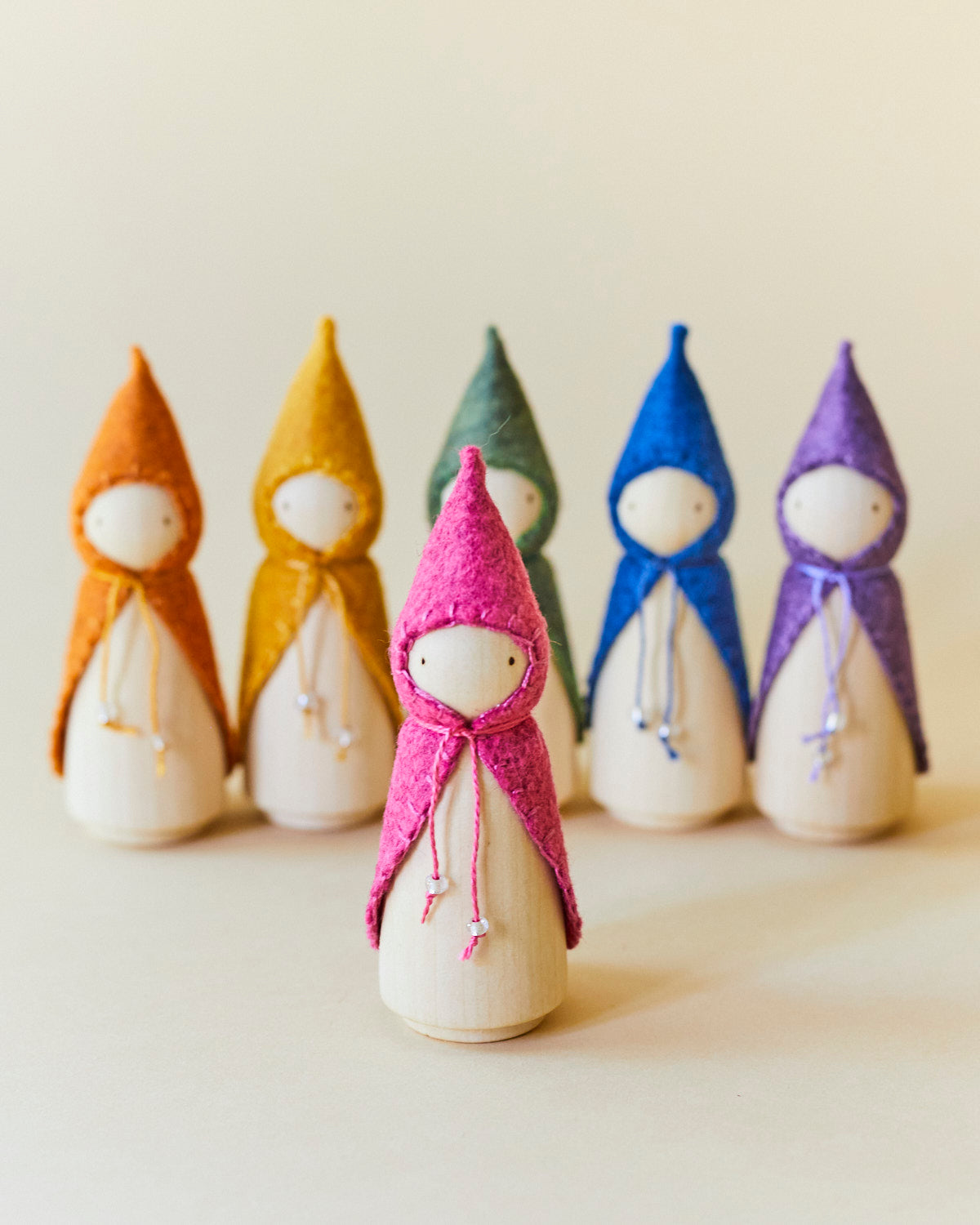 Pink Wooden Gnome-zoom-11