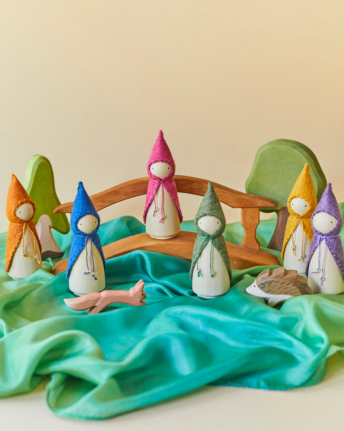 Blue Wooden Gnome-zoom-12
