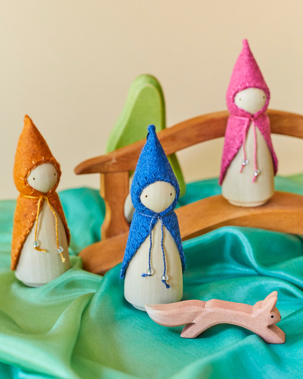 Pink Wooden Gnome-zoom-14