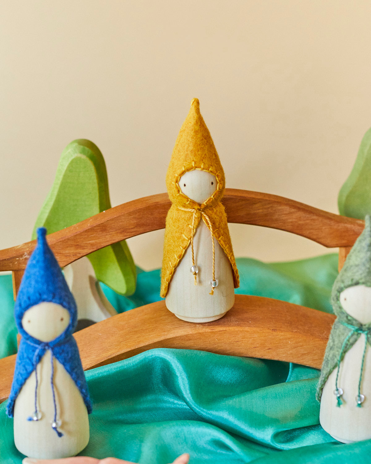 Blue Wooden Gnome-zoom-14