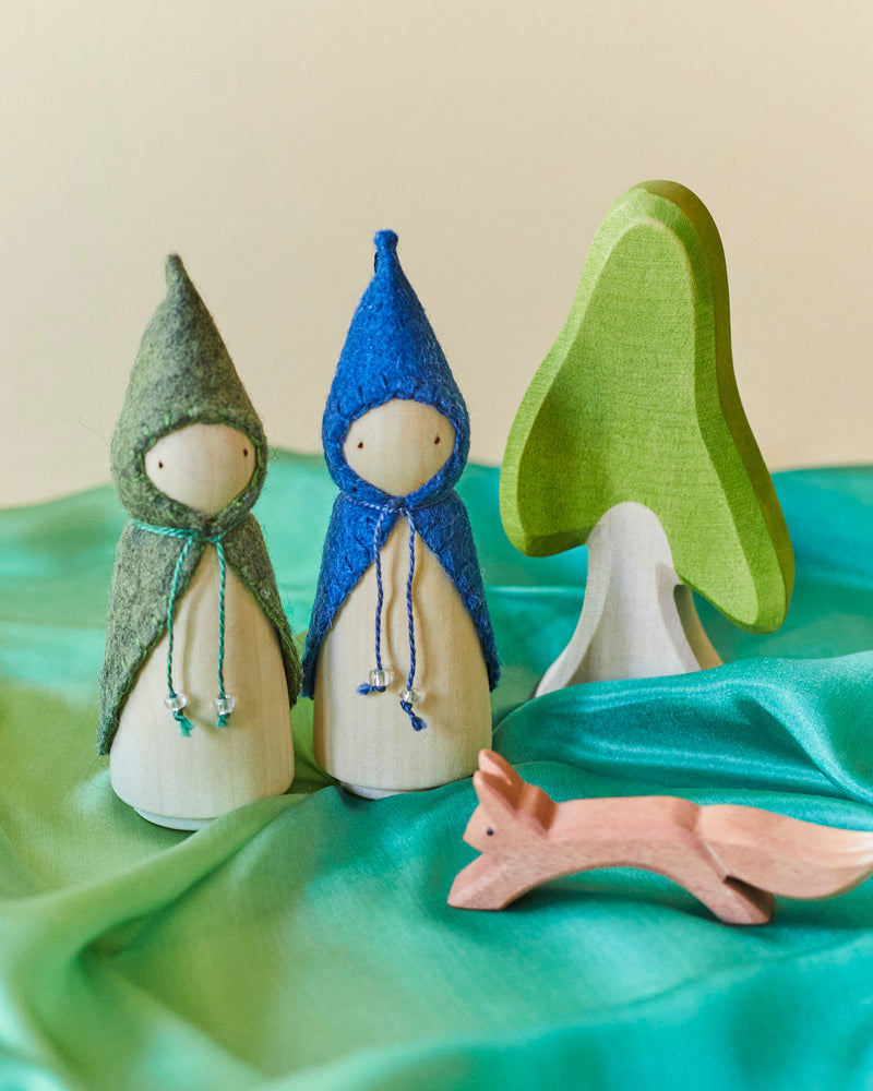 Green Wooden Gnome-zoom-