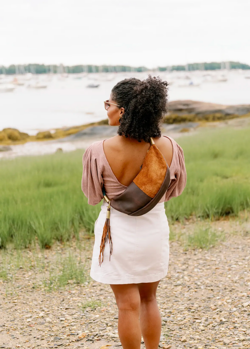 Sling Bag in Brown Leather-zoom-