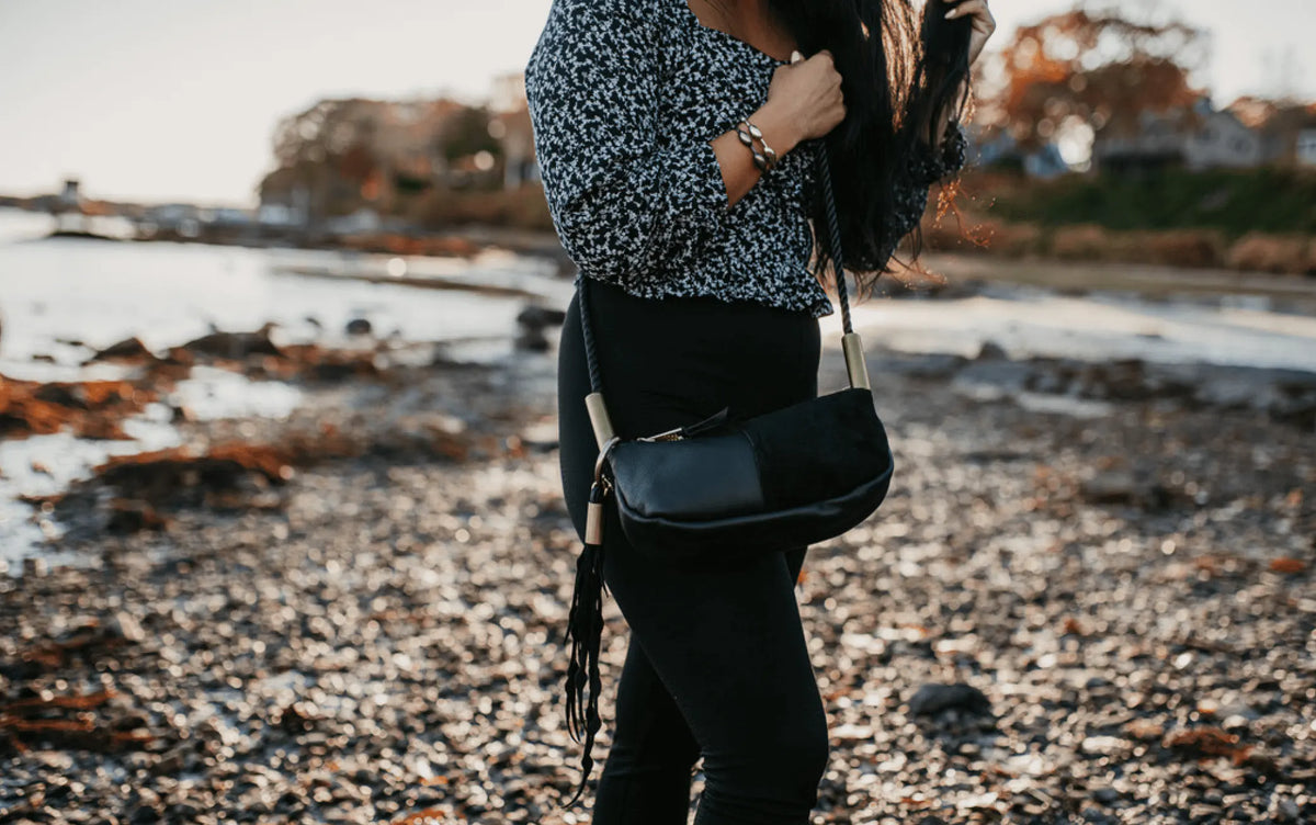 Zip Crossbody in Black Leather-zoom-5