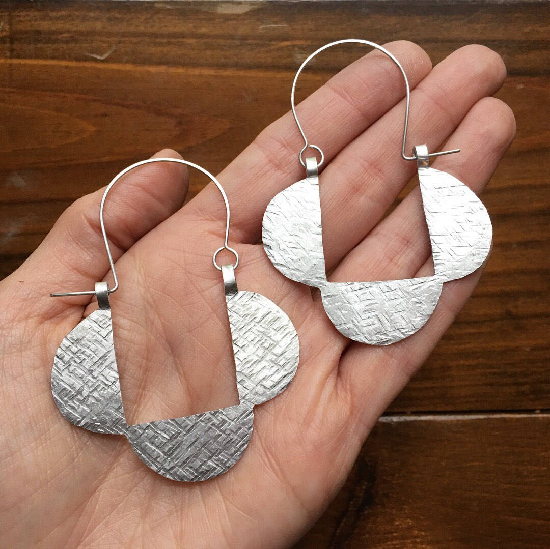 Hammered Aluminum Geometric Hoop Earrings-zoom-1