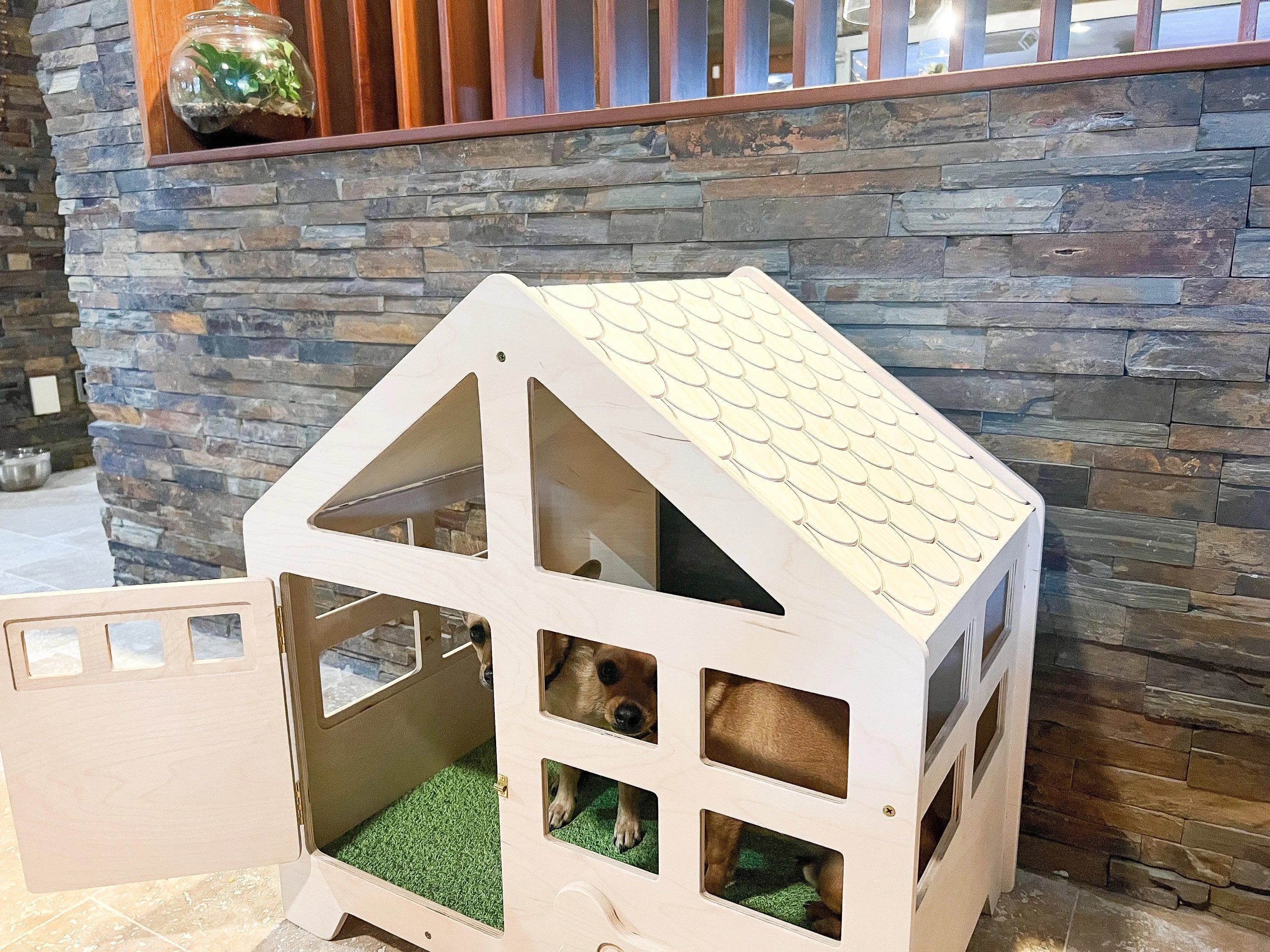 Greg | Traditional Dog House-zoom-5