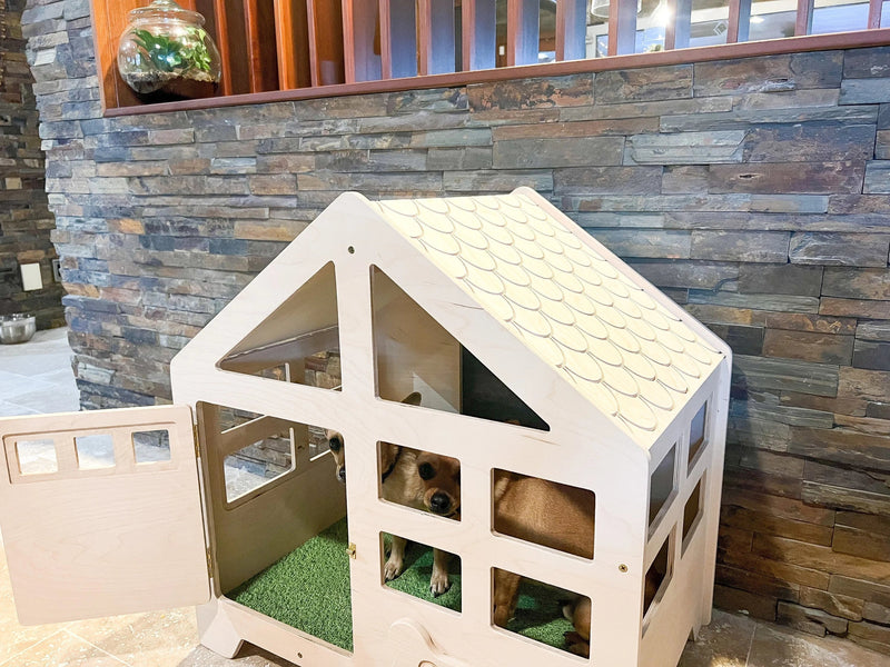Greg | Traditional Dog House-zoom-