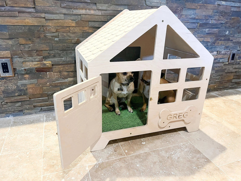 Greg | Traditional Dog House-zoom-