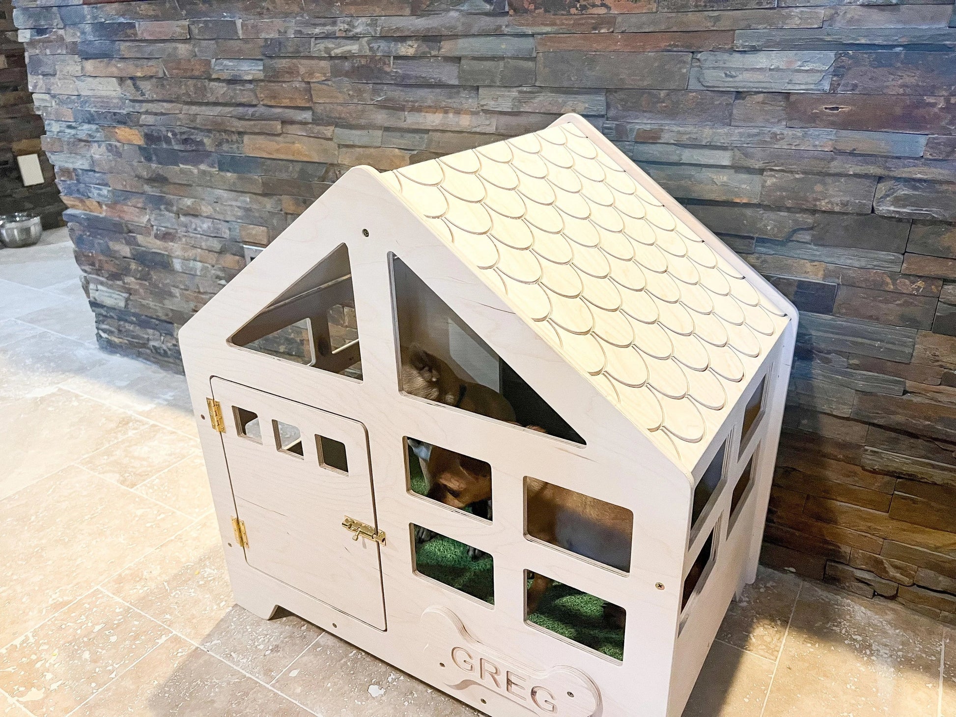 Greg | Traditional Dog House-7