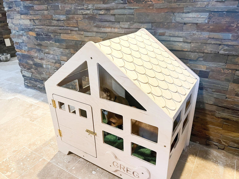 Greg | Traditional Dog House-zoom-