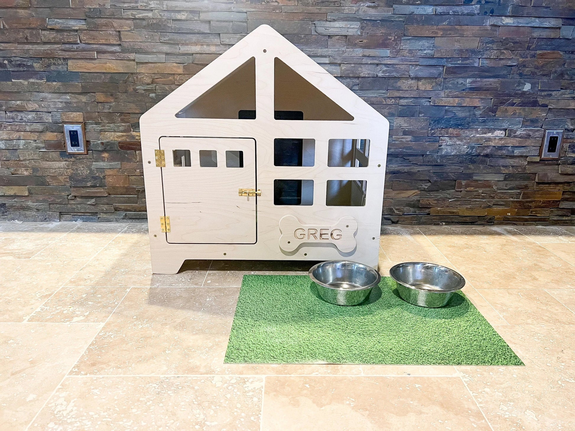 Greg | Traditional Dog House-8
