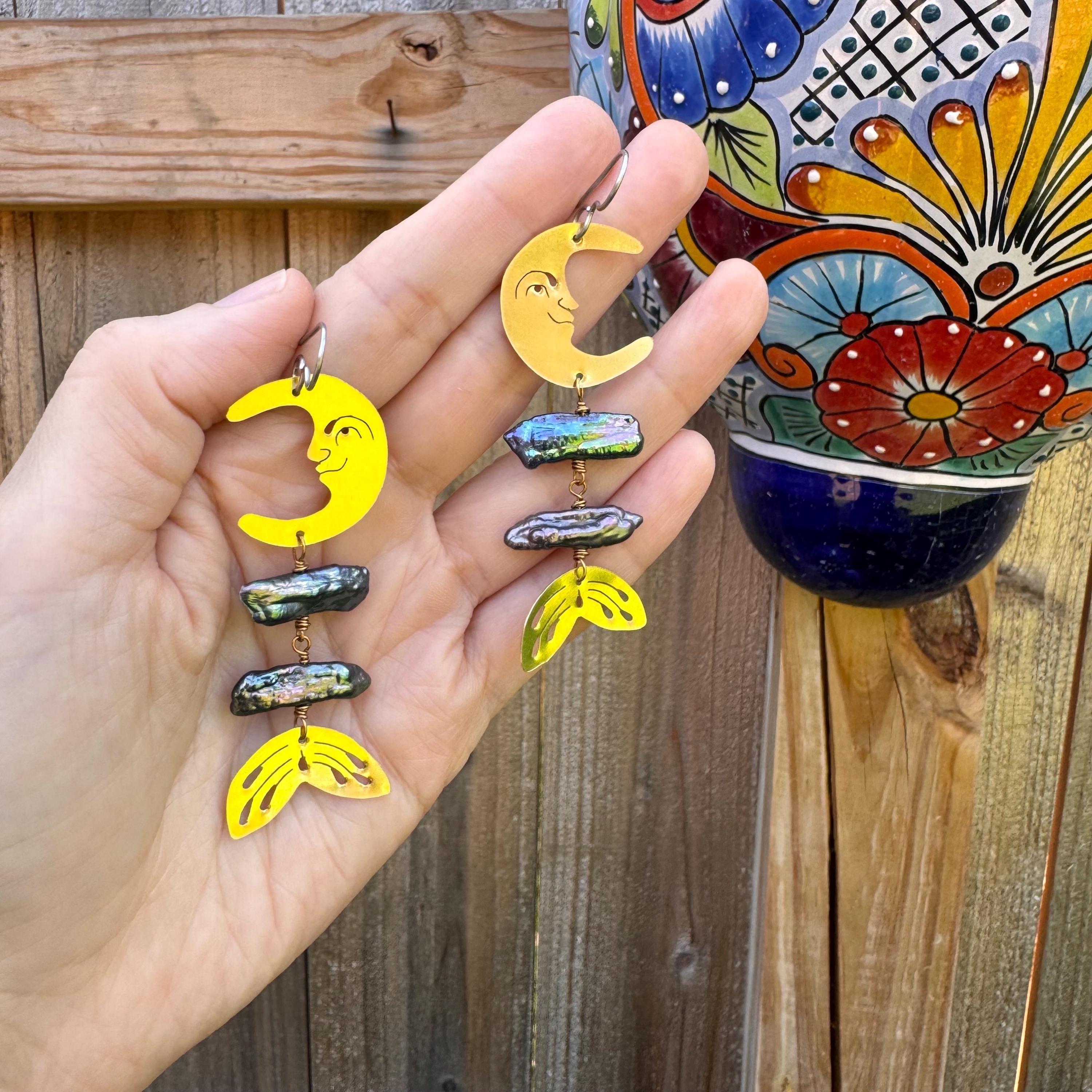 Brass Lunar Pearl Rib Tide Earrings-zoom-2