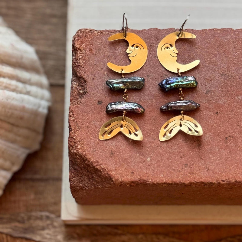 Brass Lunar Pearl Rib Tide Earrings-zoom-