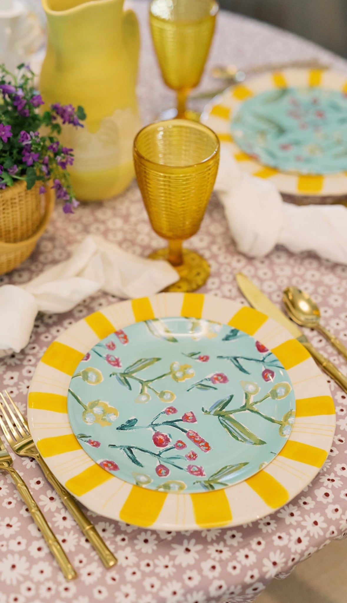 Honeysuckle China Plate Set
