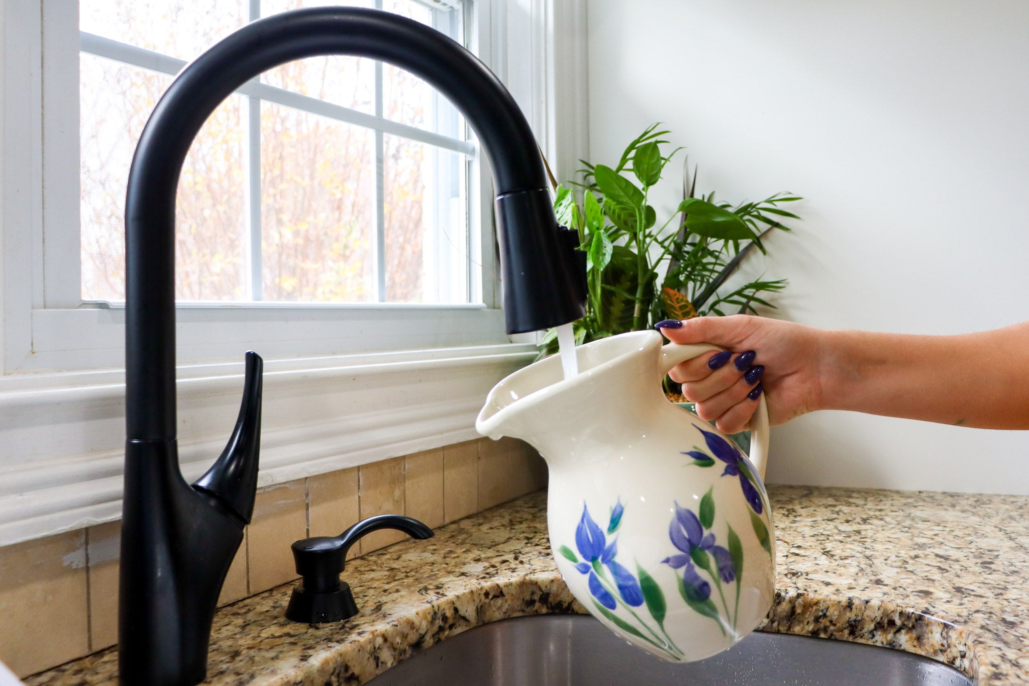 Iced Tea Pitcher-zoom-3