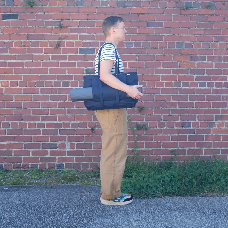 Beachwood Yoga Tote Bag in Navy-zoom-