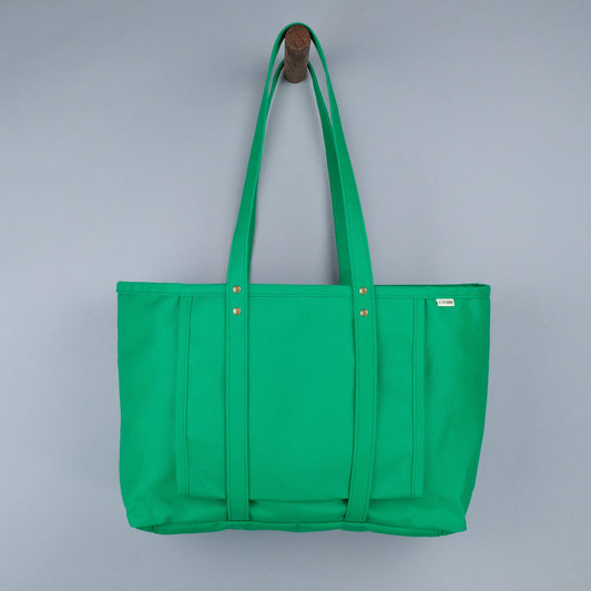 Beachwood Yoga Tote Bag in Astroturf Green