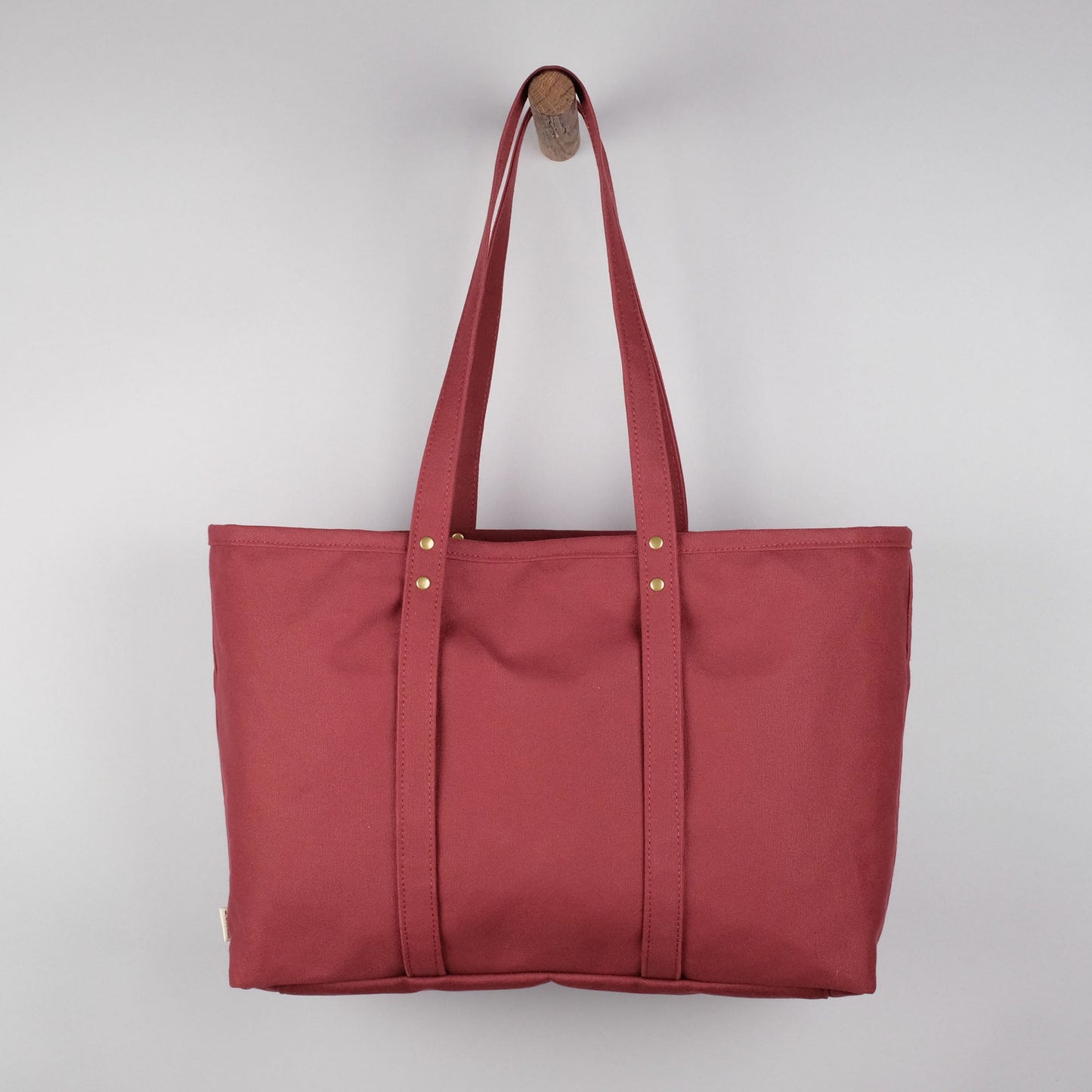 Beachwood Yoga Tote Bag in Auburn
