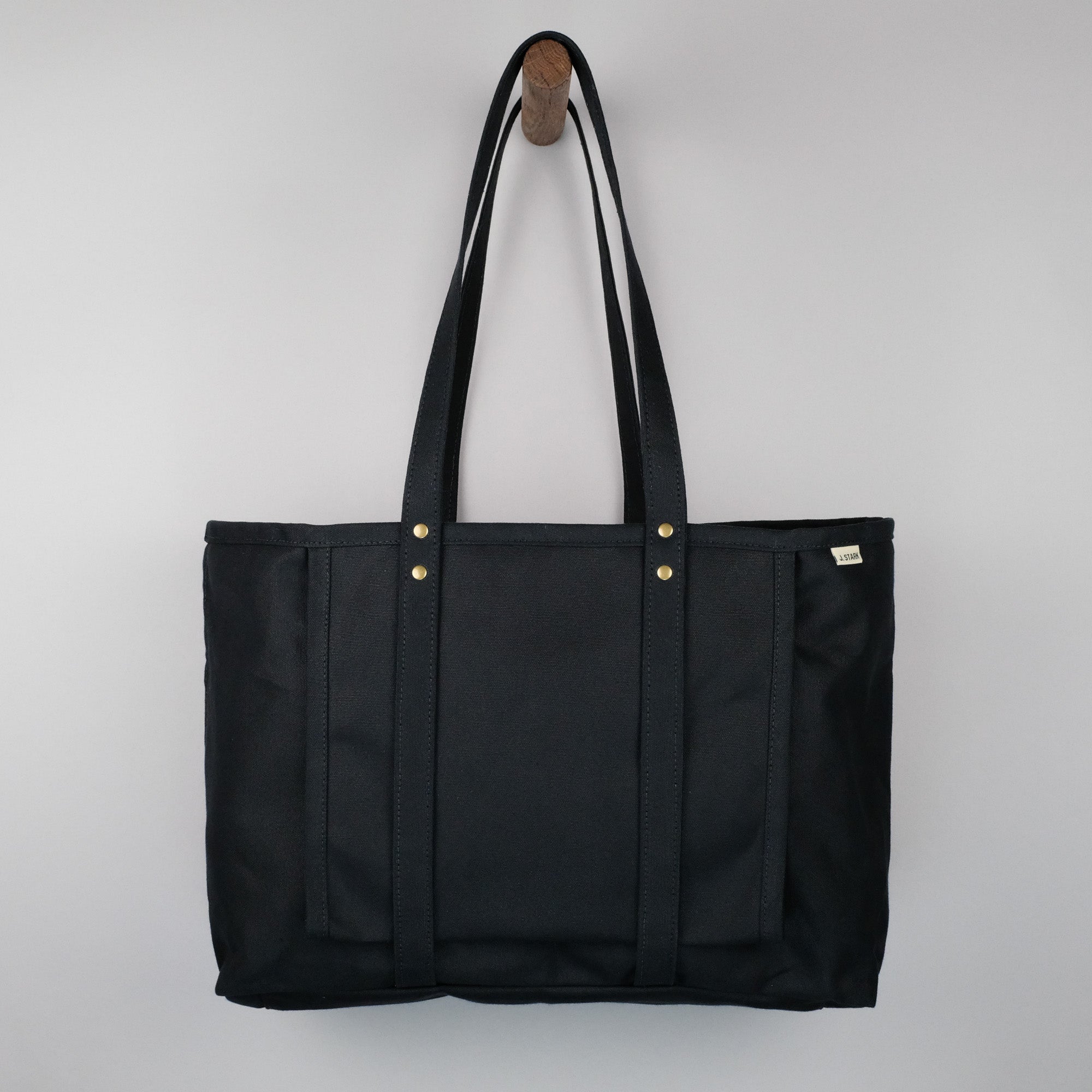 Beachwood Yoga Tote Bag in Black