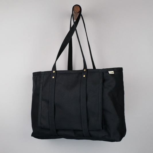Beachwood Yoga Tote Bag in Black