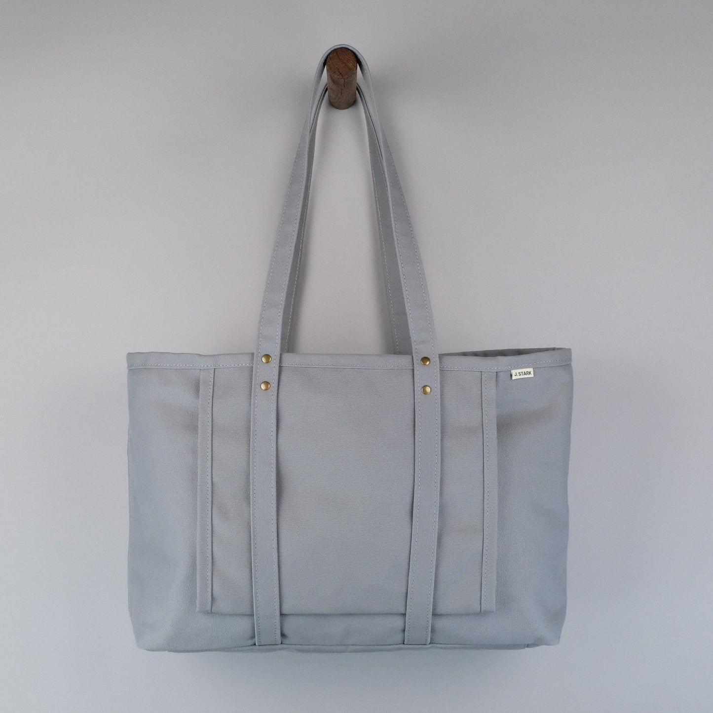 Beachwood Yoga Tote Bag in Gray