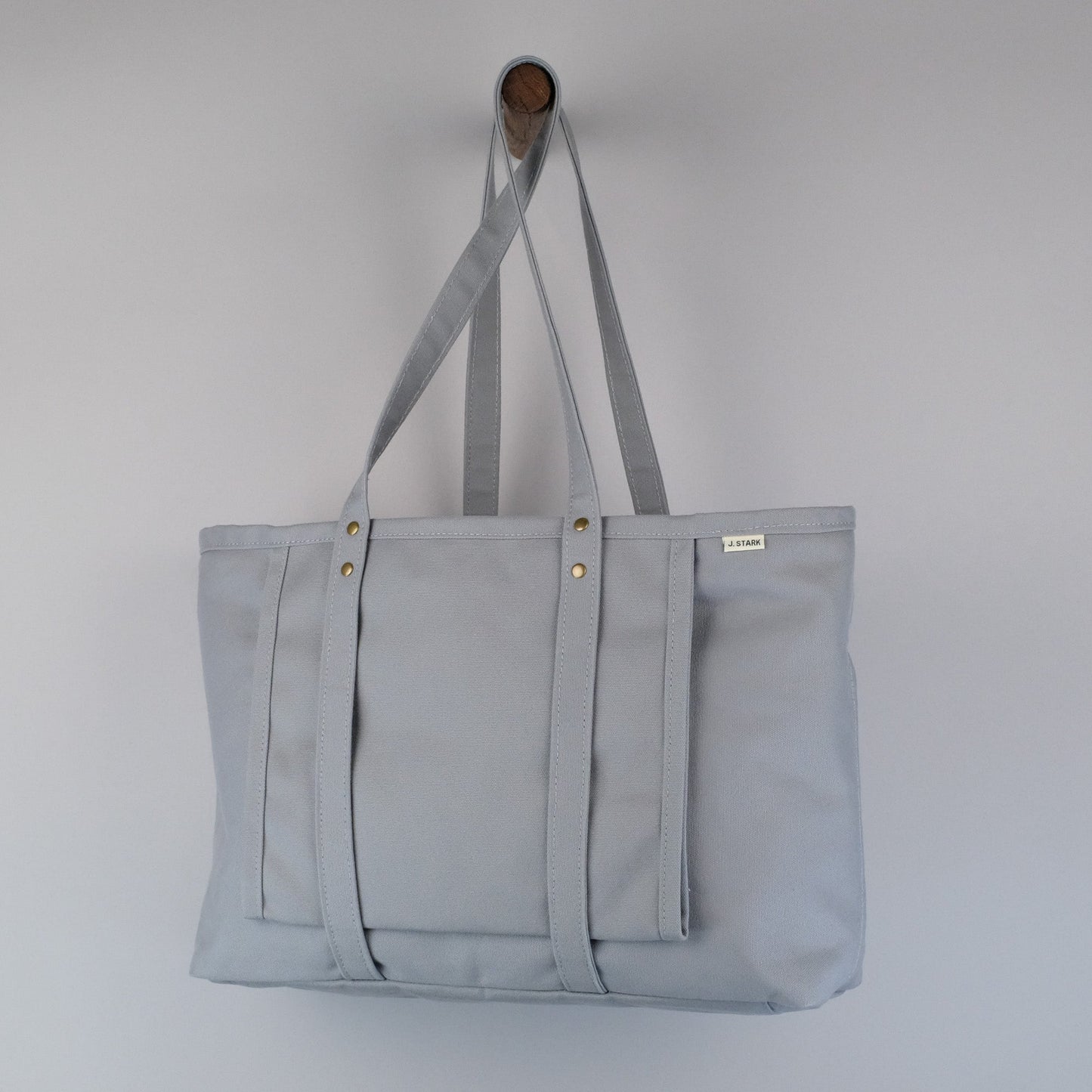 Beachwood Yoga Tote Bag in Gray