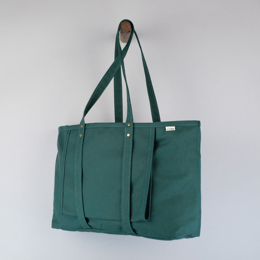 Beachwood Yoga Tote Bag in Juniper