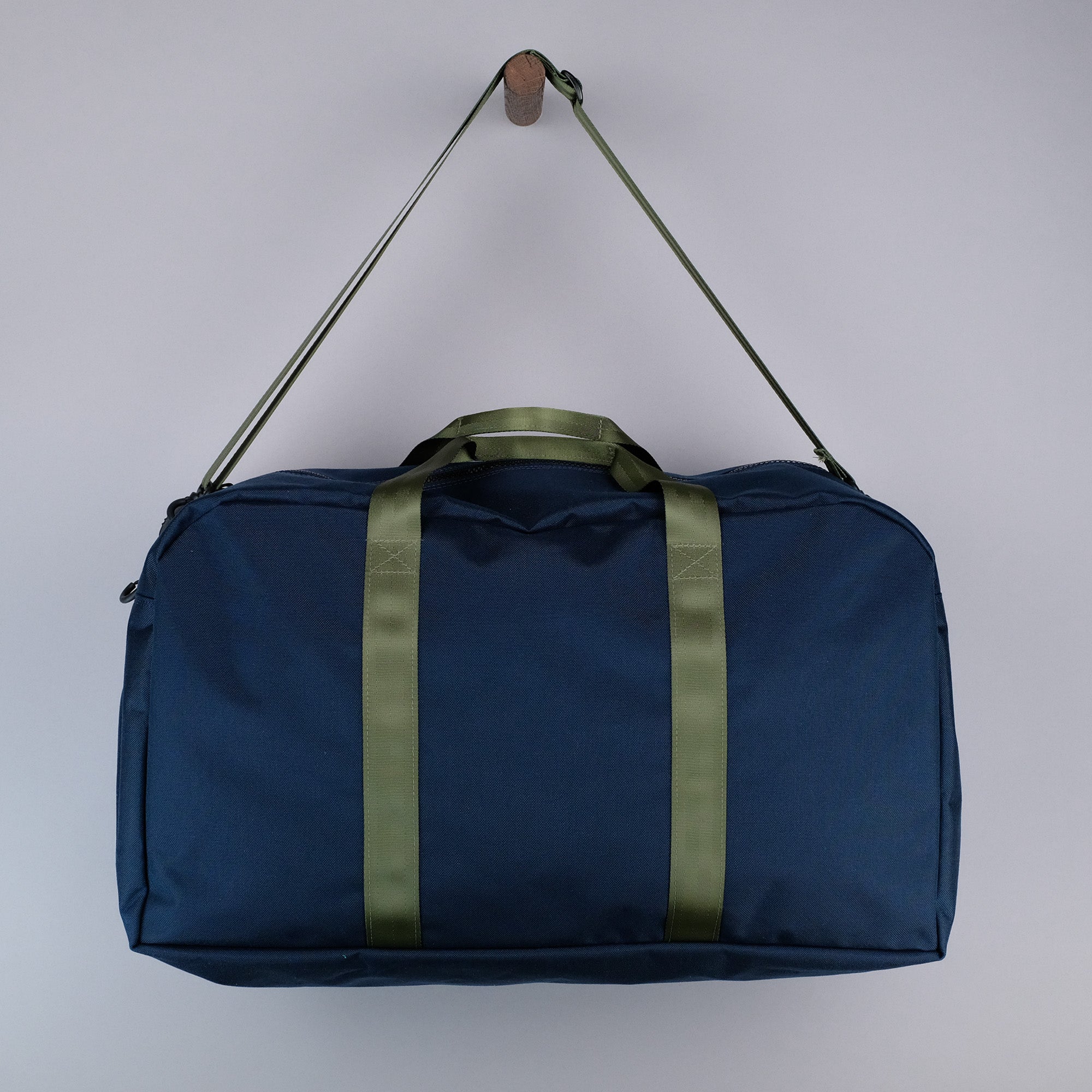 Bryant Large Duffle Bag in Navy + Olive