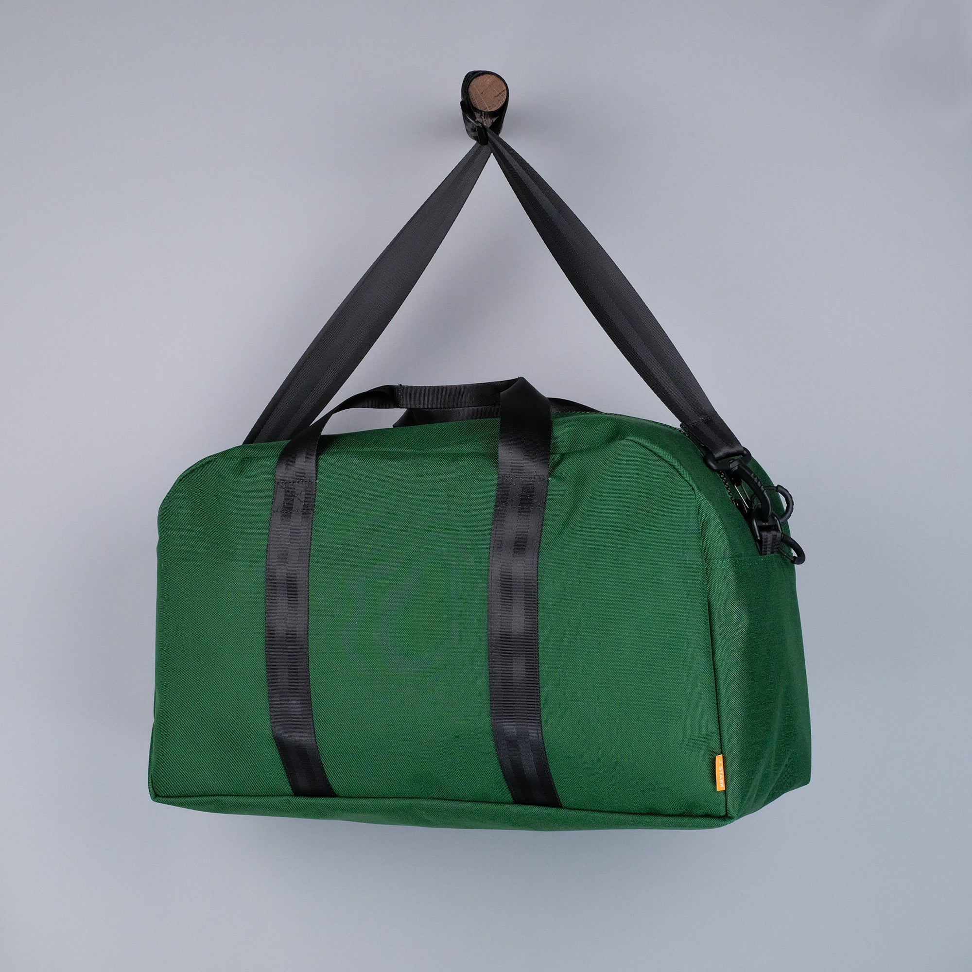 Bryant Medium Duffle Bag in Forest