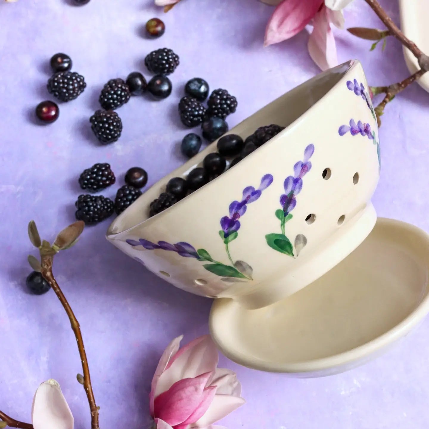 Berry Colander & Saucer