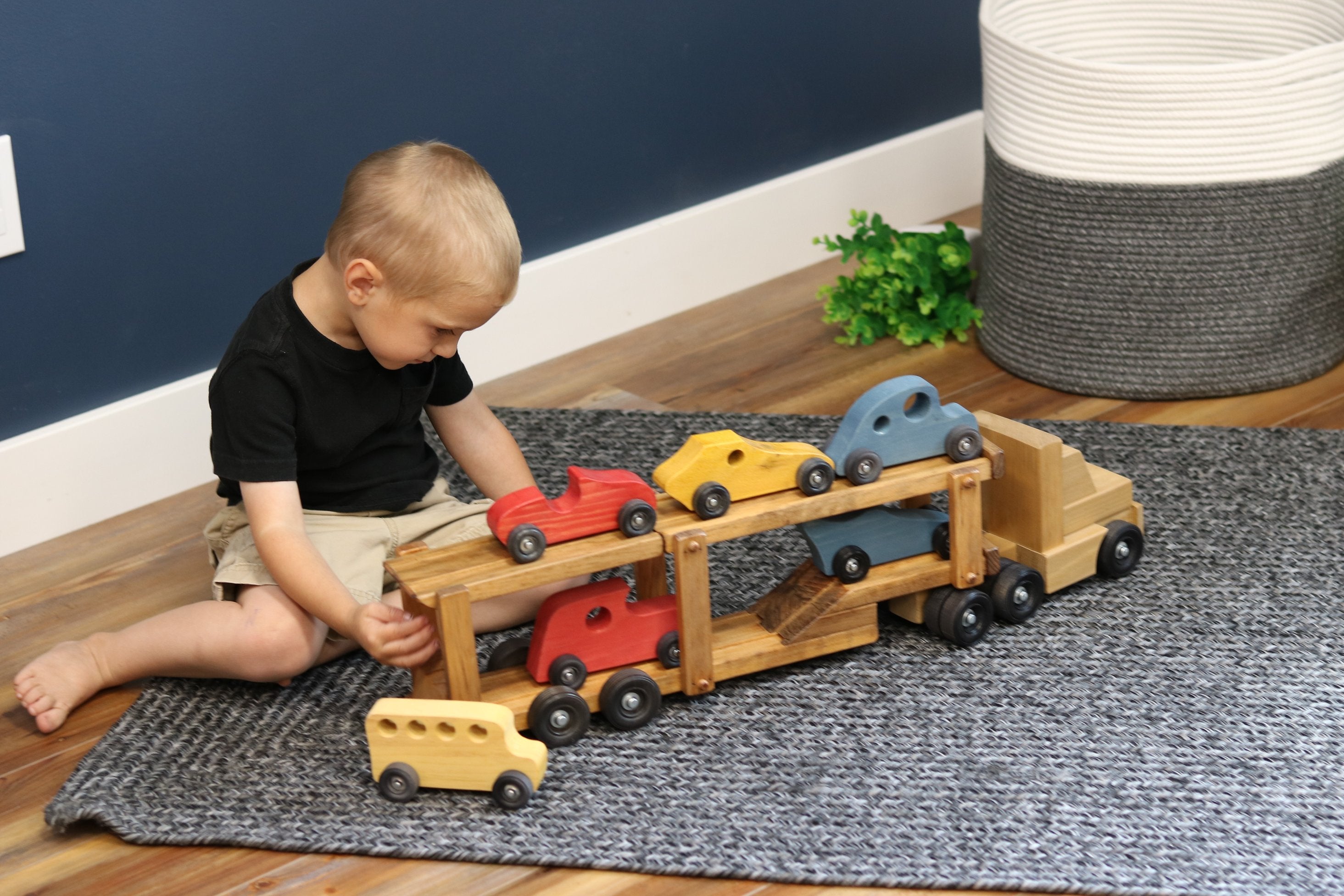 Wooden Car-Carrier Semi Truck & Trailer Toy Set with 6 Cars