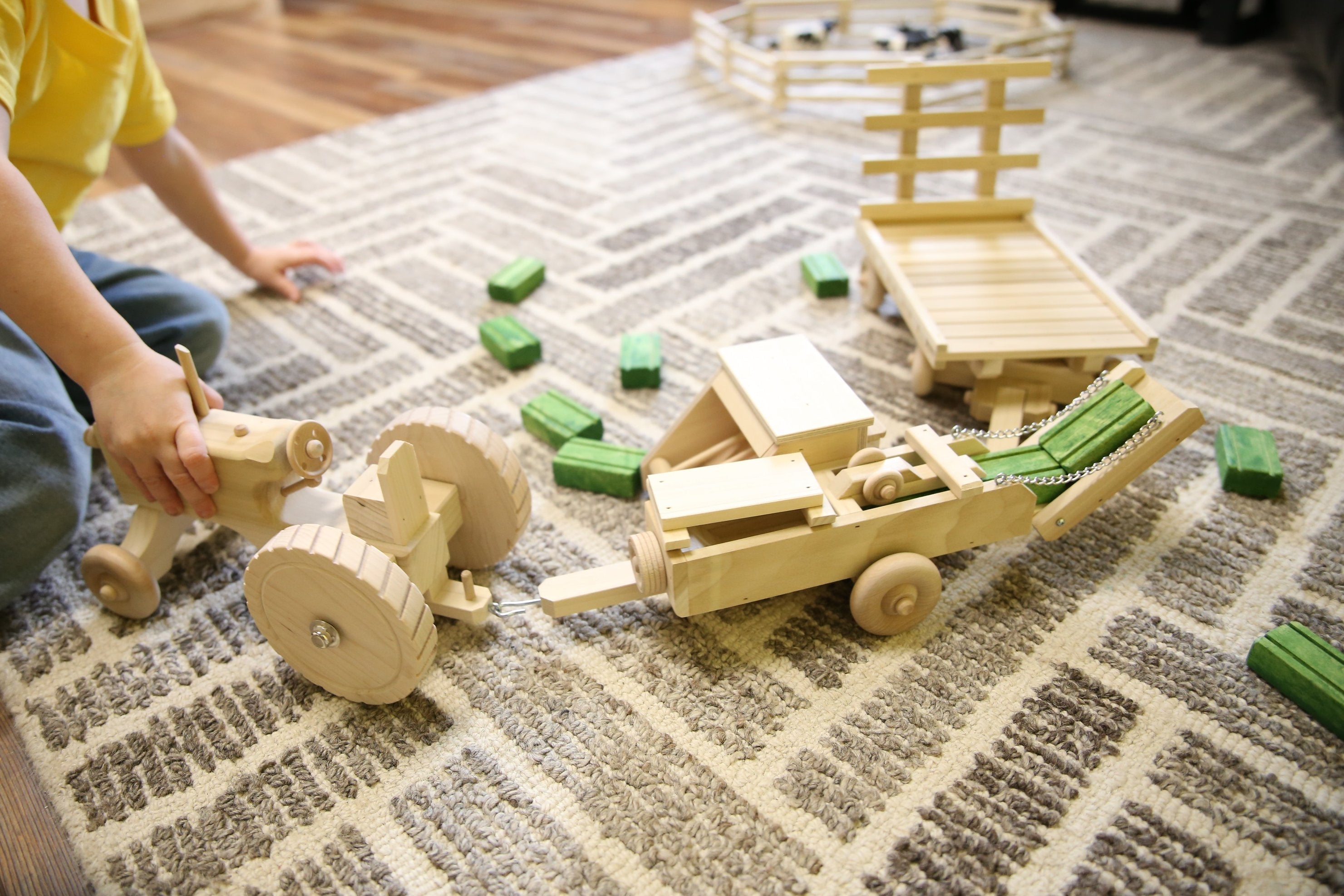 Little Farmer Hay Baling Toy Set – Wooden Tractor, Wagon & Hay Bales
