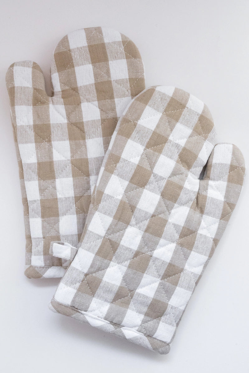 The Checkered Oven Mitts-zoom-