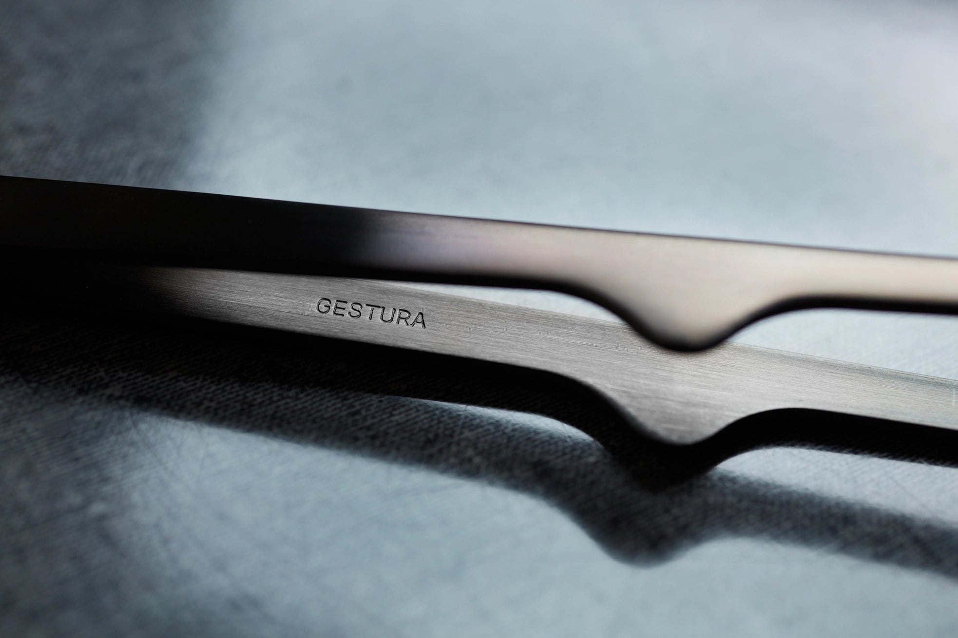 Stando Tong, Gunmetal-zoom-1