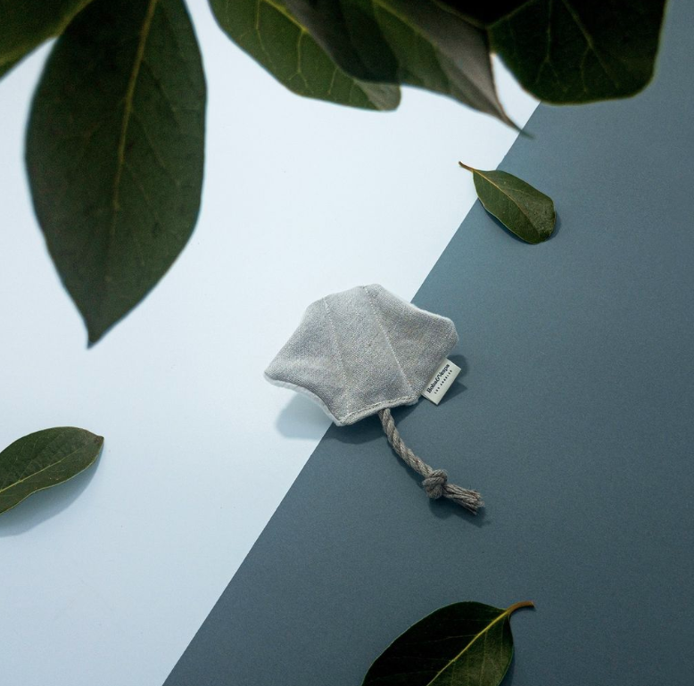 Boba & Vespa Stingray Cat Toy-zoom-