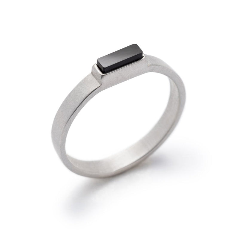 Yana Ring-zoom-