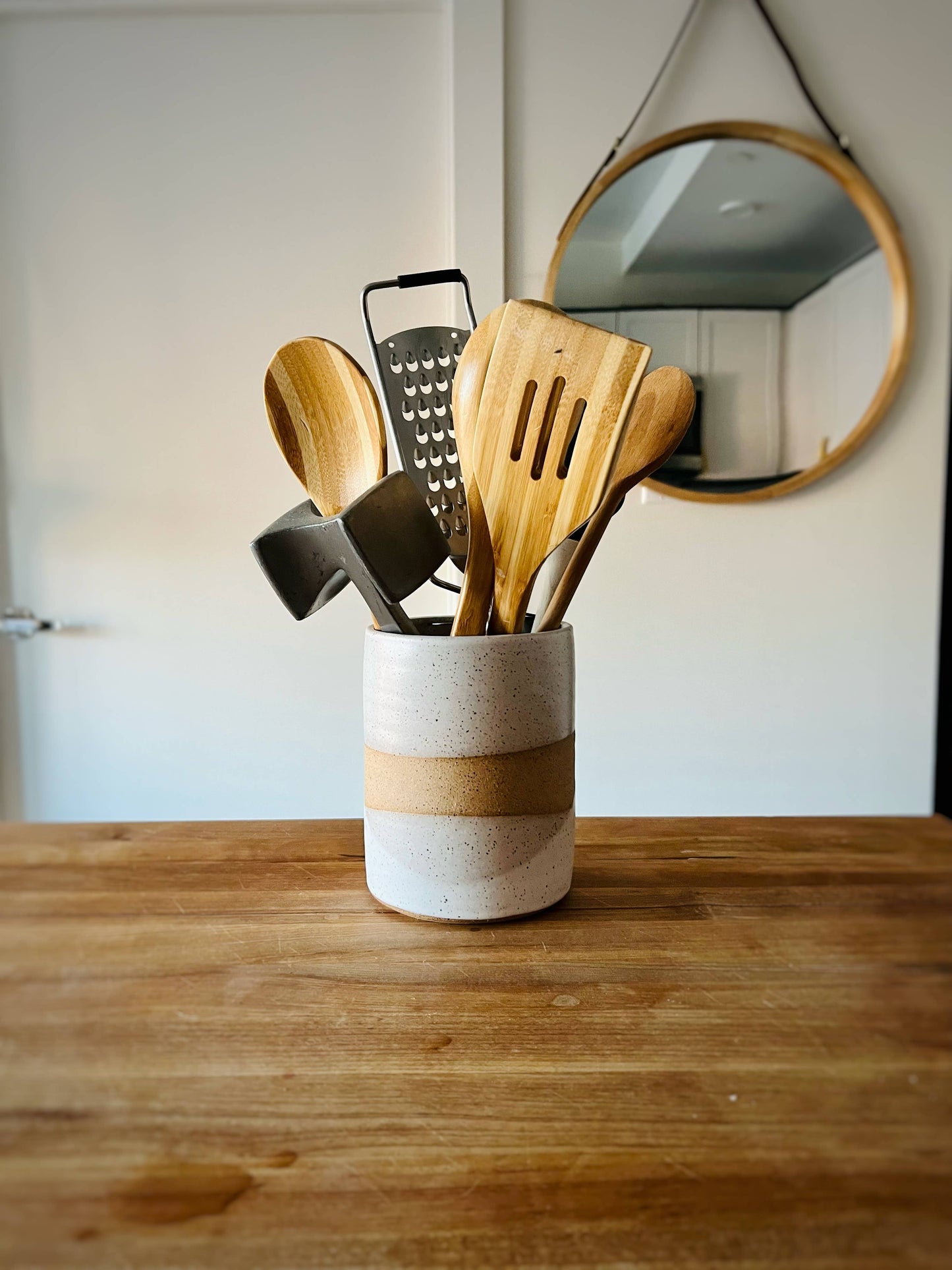 Criss-Cross Utensil Holder & Ramekin